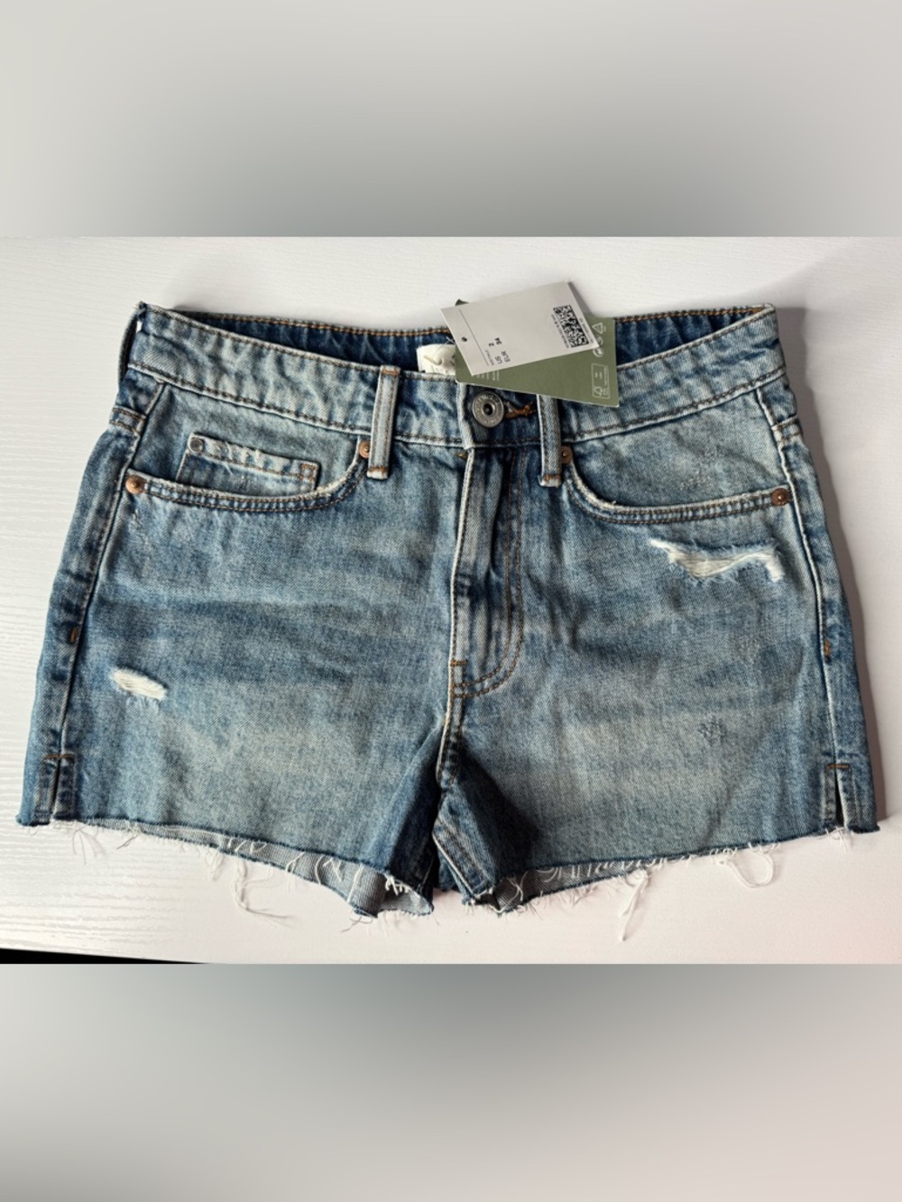 H&M Distressed Light Blue Denim Shorts Size 2